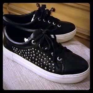 J/Slides silver studs size 6